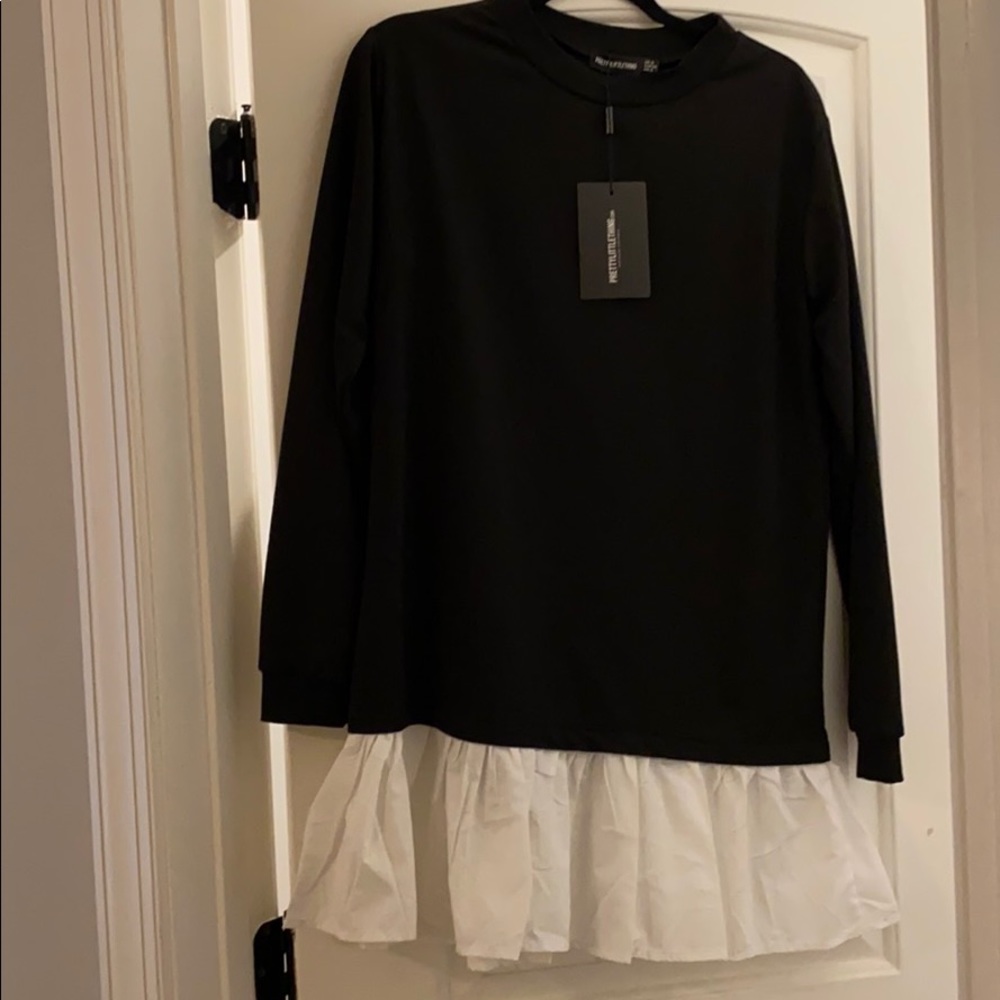 Sweater dress with frill hem